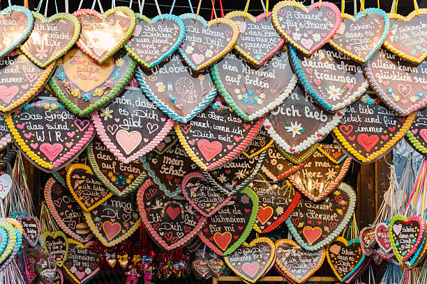 istock Gingerbread Hearts Beer Fest 530994511