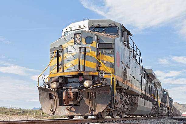 freight train - goederentrein stockfoto's en -beelden