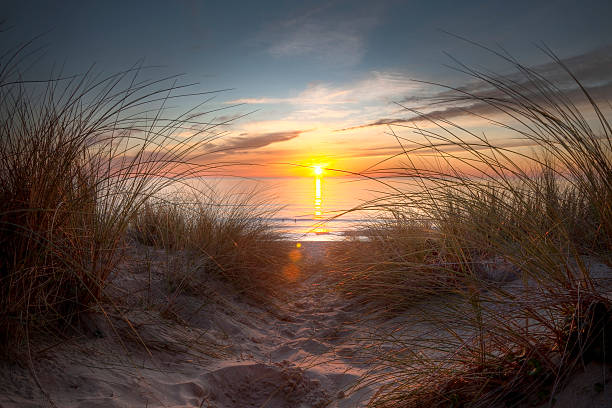 istock Sunset over the Atlantic Ocean 530999387