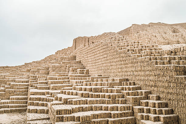 Inca Ruins - Huaca Pucllana in Lima, Peru Huaca Pucllana is a great adobe and clay pyramid located in the Miraflores district of Lima, Peru. Circa 200 AD to 700 AD of the Huari culture. huari stock pictures, royalty-free photos & images