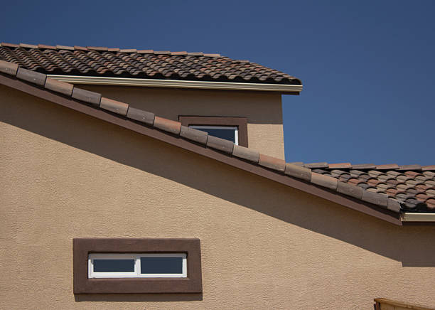 istock Suburban home roof shot 531012768