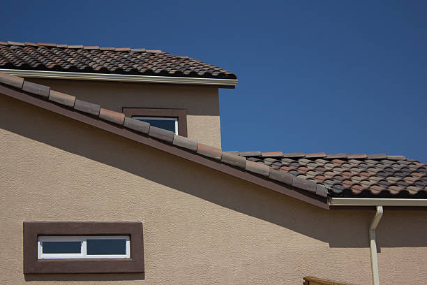 istock Suburban home roof shot 531012774