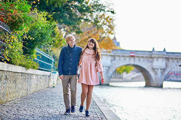 istock Young dating couple in Paris on a bright fall day 531012886