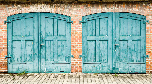 istock old wooden door 531020285