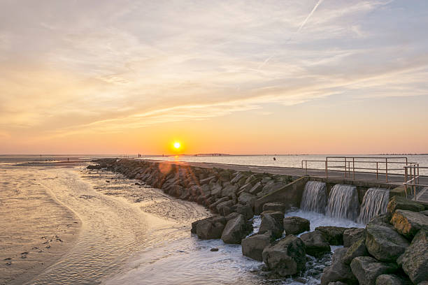 sonnenuntergang west kirby wirral north west england uk - english culture uk promenade british culture stock-fotos und bilder