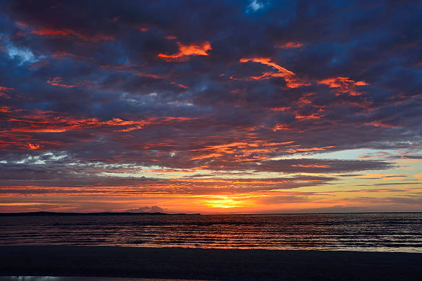 istock Romantic sunset over the sea 531073037