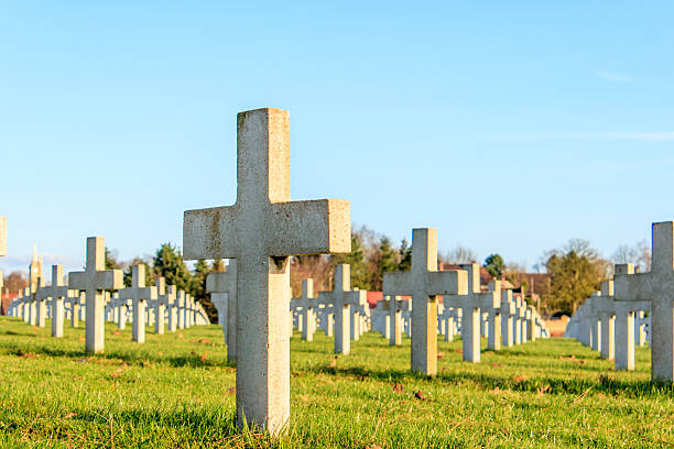 cementerio de la primera guerra mundial en francia vimy la targette - flanders war grave war memorial fotografías e imágenes de stock
