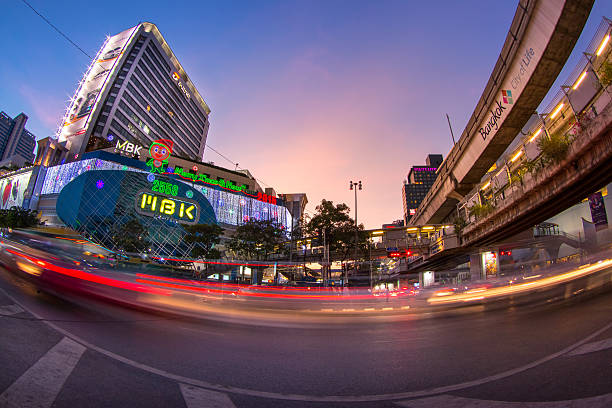 mbk centro commerciale di bangkok, tailandia - mbk foto e immagini stock