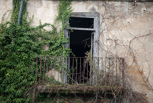 istock Ruin italian balcony 531090087
