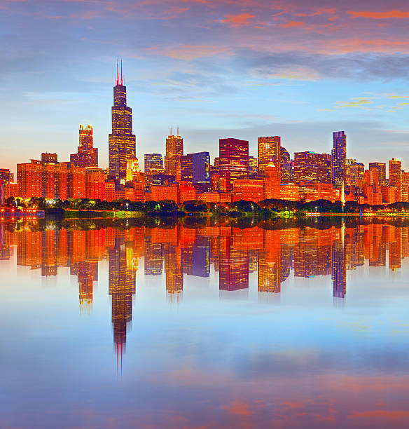 panorama do pôr do sol de Chicago EUA - fotografia de stock