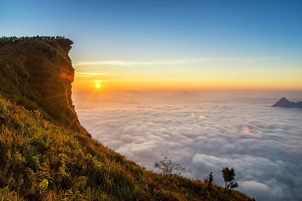 istock Sunrise scene with the peak of mountain and cloudscape 531100049