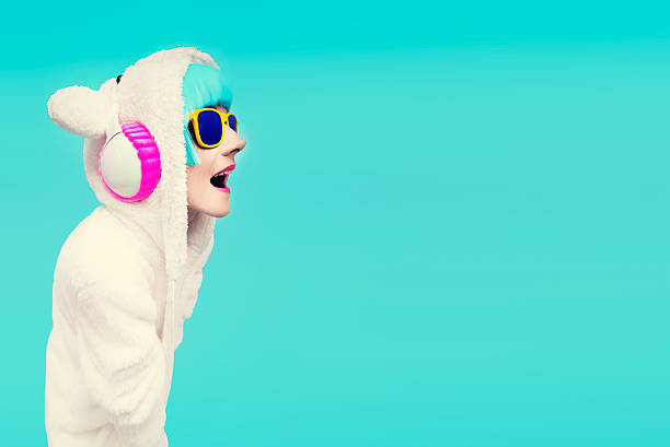 istock Funny DJ Girls Sweatshirt Teddy Bear 531112241