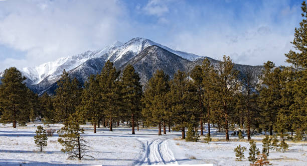 istock Collegiate peaks Colorado 531152335