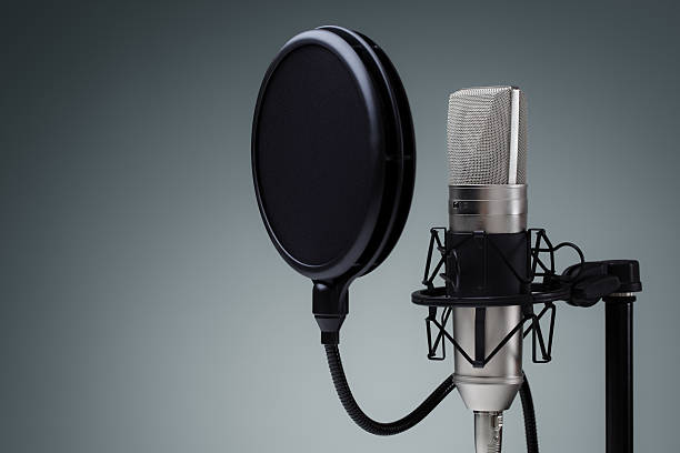 micrófono de estudio - music style audio fotografías e imágenes de stock