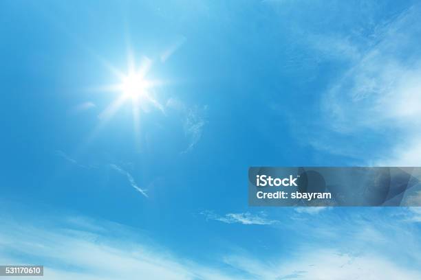 太陽でブルースカイ - 空のストックフォトや画像を多数ご用意 - 空, 太陽, 晴れている