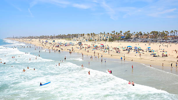 istock Morning activities at Huntington Beach 531172595