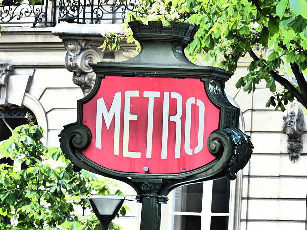 istock Paris-Metro transport, exterior 531177478