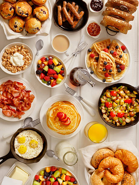 banquete de café da manhã - waffle sausage breakfast food - fotografias e filmes do acervo