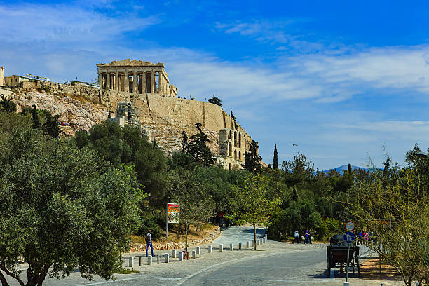 ギリシャアテネの象徴的なアクロポリスのパルテノン神殿 - copy space minerva greek culture athens greece ストックフォトと画像
