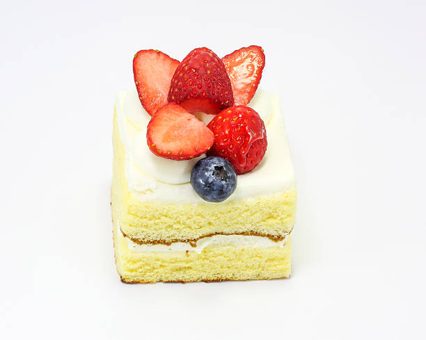 istock Strawberry Blueberry Vanilla Cream Cake 531194570
