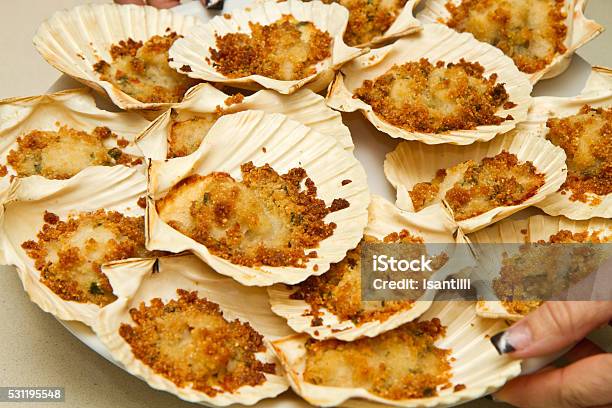 Scallops Au Gratin Stock Photo - Download Image Now - Appetizer, Baked, Breaded