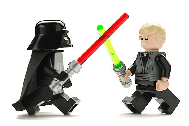 Lego Darth Vader En Comparación Con Luke Skywalker Foto stock y más banco de imágenes de La Guerra de las Galaxias - Obra reconocida - La Guerra de las Galaxias -