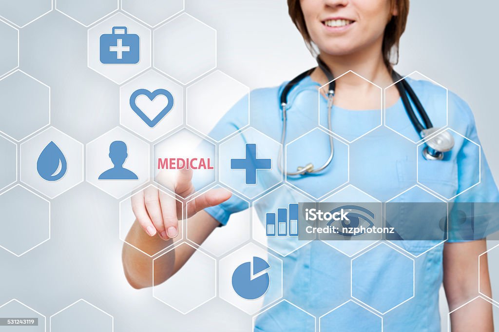 Concetto di medicina touch screen (fare clic per ulteriori informazioni) - Foto stock royalty-free di Infermiere