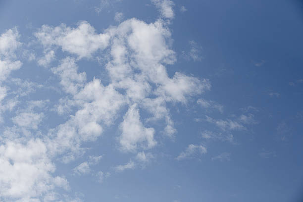 céu azul e nuvem blackground - pie in the sky - fotografias e filmes do acervo