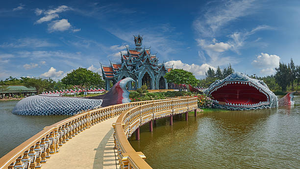 Sumeru Mountain Palace, Ancient Cityf Bangkok Sumeru Mountain Palace, Ancient Siam (formerly known as Ancient City) is a park constructed under the patronage of Lek Viriyaphant and spreading over 0.81 km2 in the shape of Bangkok, Thailand. sumeru stock pictures, royalty-free photos & images