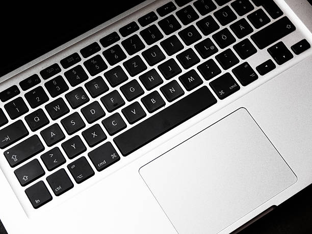 macbook 키보드 - apple macintosh laptop computer isolated 뉴스 사진 이미지