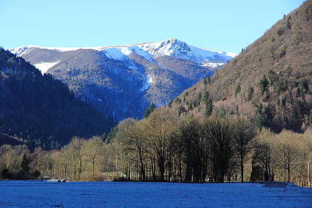 snowy mountains des vosges - stosswihr photos et images de collection