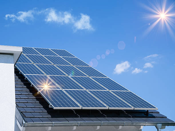 pannelli fotovoltaici - pannelli solari foto e immagini stock