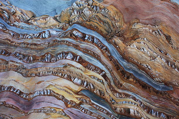 istock Piedra_Con_Cordilleras 531311840