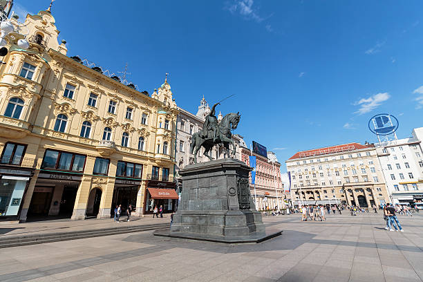 proibição jelacic monumento de centro de cidade quadrada - warrior eastern europe croatia architecture imagens e fotografias de stock