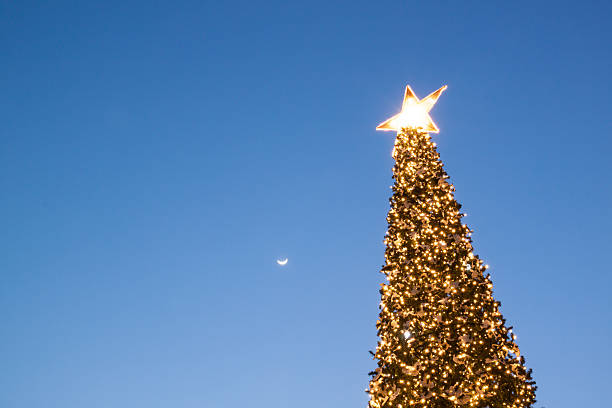 istock moon and star on Christmas Eve 531331513