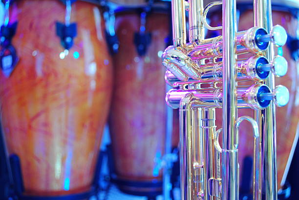 trombone e congas - musical instrument close up wind instrument brass instrument foto e immagini stock