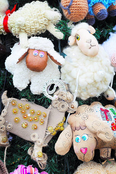 istock Fragment of christmas tree decorated with toys 531333305