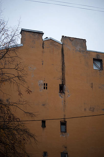 istock Fragment of blank wall home in old town 531361519