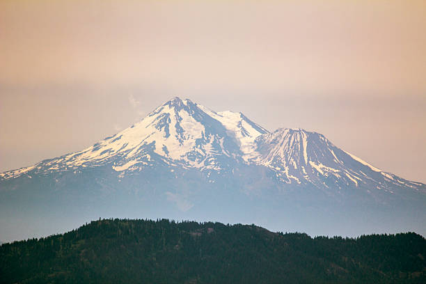 istock View of Mt. Shasta 2 531362877