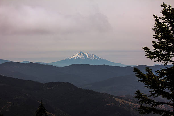 istock View of Mt. Shasta 4 531362885