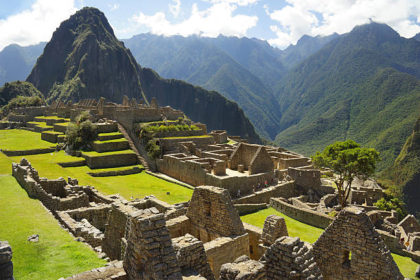 istock Ancient Inca ruins of Machupicchu 531375011
