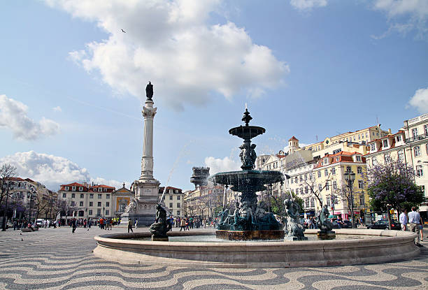istock Fountain and monument of King Pedro 1. Lisbon 531383701