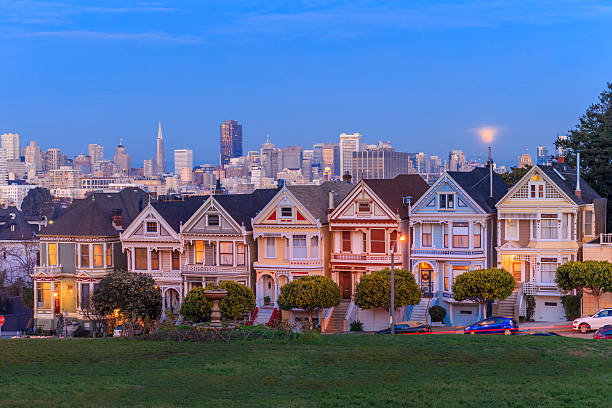 istock Alamo square and Painted Ladies with San Francisco skyline 531398743
