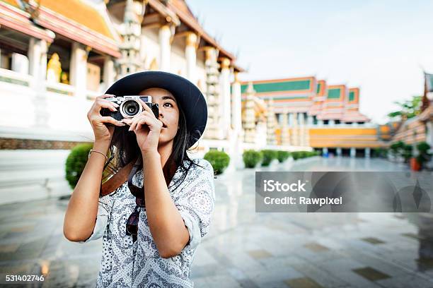 Foto de Fotógrafo De Passeios Caminhe Passatempo Conceito De Recreação e mais fotos de stock de Câmera