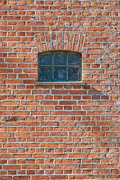 małe żelaza stodoła oknie - mullions zdjęcia i obrazy z banku zdjęć