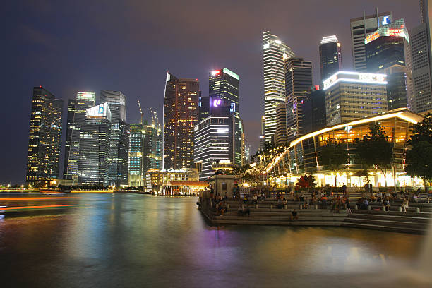 istock SINGAPORE - APRIL 10,2016: Financial district skyscrapers and th 531423084