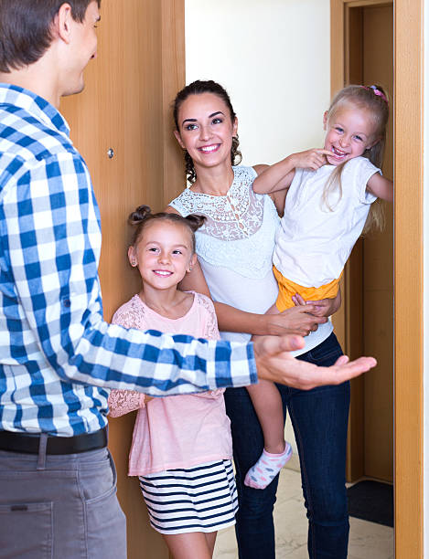 istock Happy meeting at the doorway 531473924