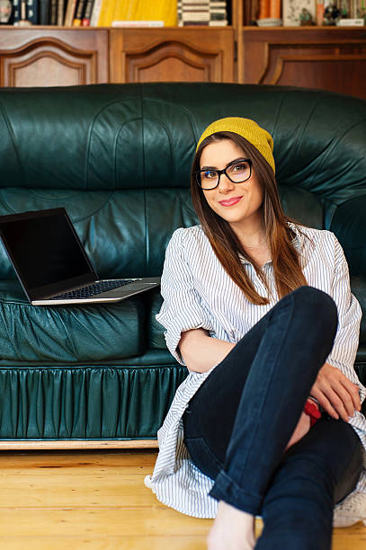 istock Young girl on social media 531476372