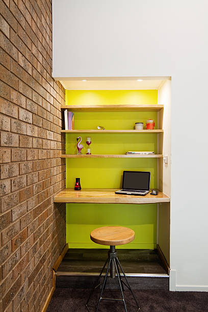 verde lime caratteristica parete studio nook in soggiorno - architecture feature foto e immagini stock