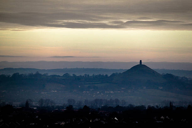 istock Early Evening fog rolling in over Glastonbury Tor 531483700